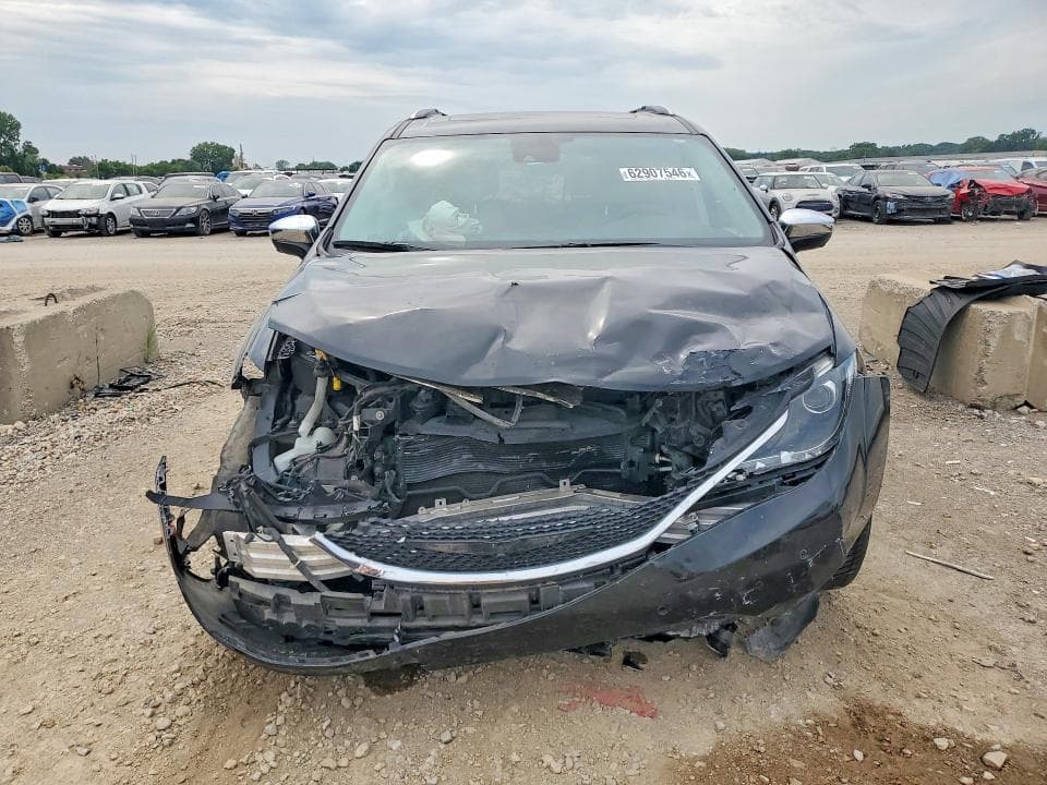 2017 CHRYSLER PACIFICA LIMITED 5
