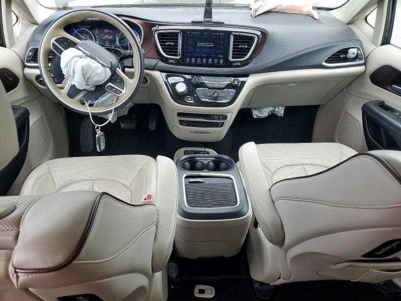 2017 CHRYSLER PACIFICA LIMITED 8