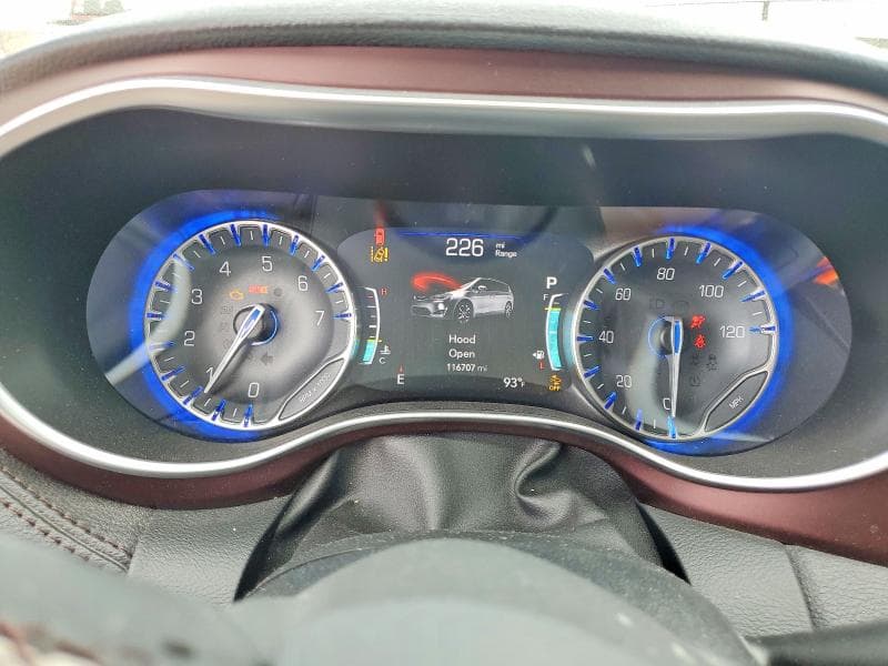 2017 CHRYSLER PACIFICA LIMITED 9