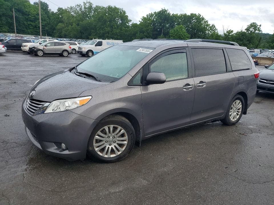 2017 TOYOTA SIENNA XLE PREMIUM 8-PASSENGER - 1
