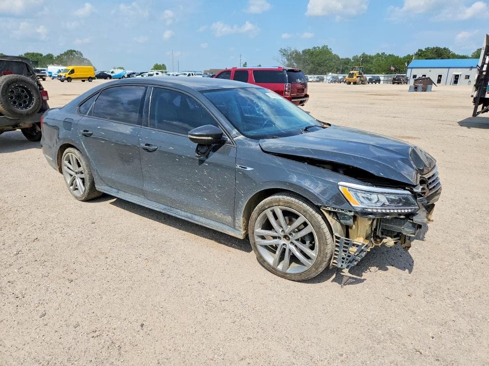2018 VOLKSWAGEN PASSAT S 4