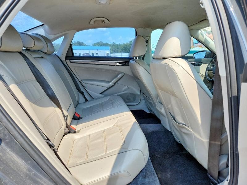 2018 VOLKSWAGEN PASSAT S 10