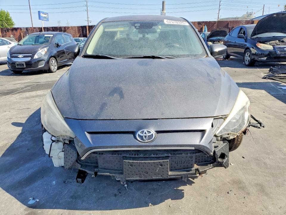 2017 TOYOTA YARIS IA BASE 5