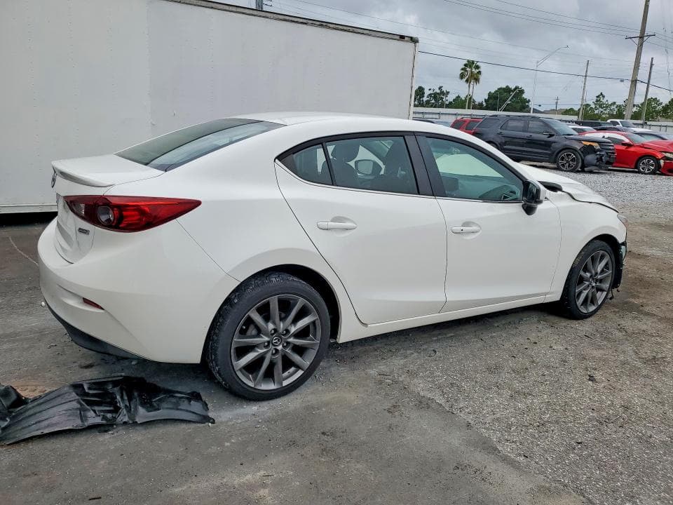 2018 MAZDA 3 TOURING 3