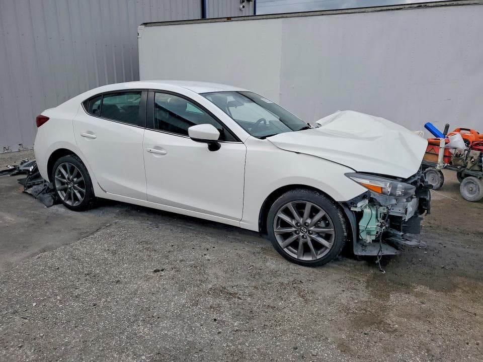 2018 MAZDA 3 TOURING 4