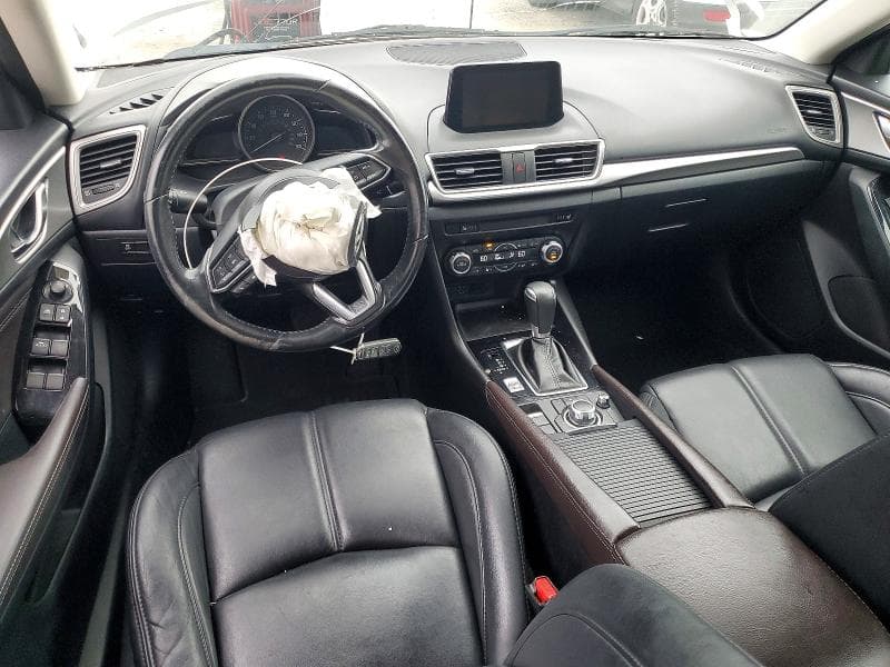 2018 MAZDA 3 TOURING 8
