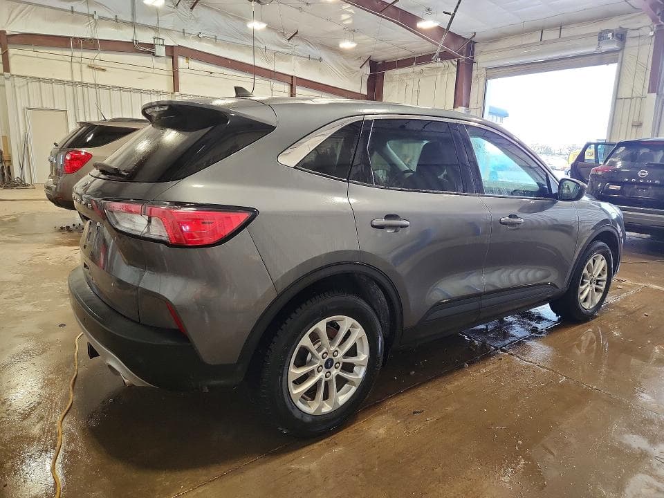 2021 FORD ESCAPE SE 4