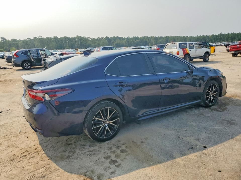 2022 TOYOTA CAMRY SE 3