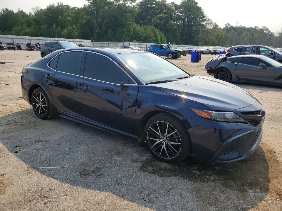 2022 TOYOTA CAMRY SE 4