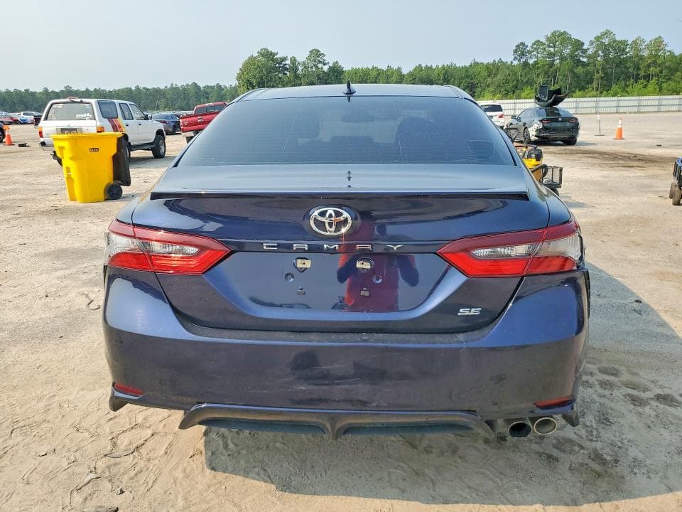 2022 TOYOTA CAMRY SE 6