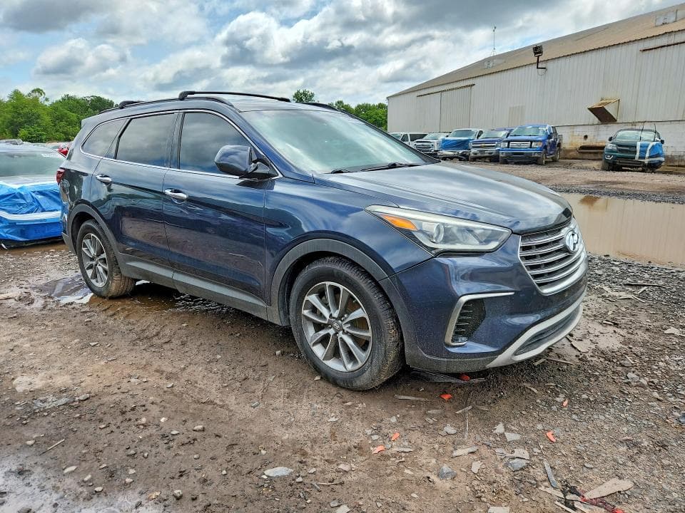 2017 HYUNDAI SANTA FE SE 4