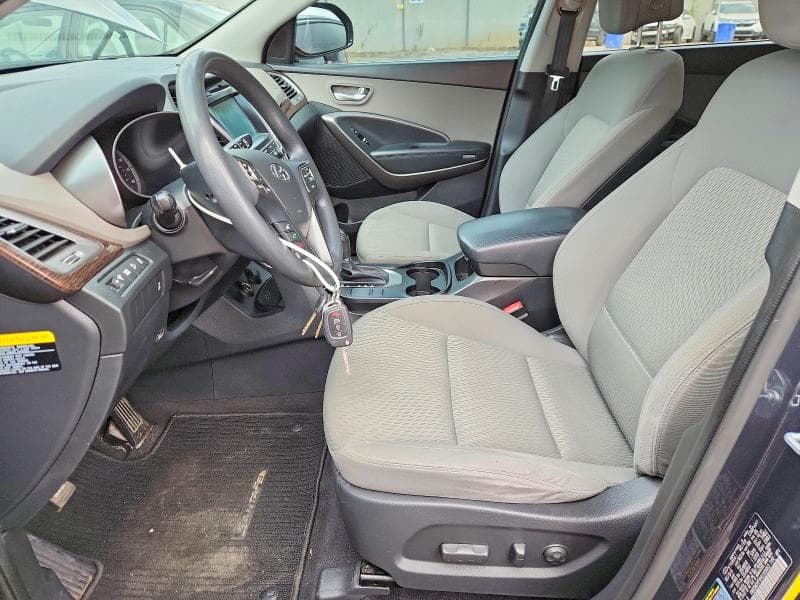 2017 HYUNDAI SANTA FE SE 7