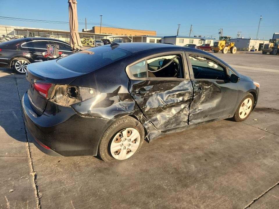 2017 KIA FORTE LX 3