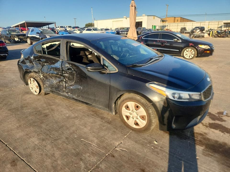 2017 KIA FORTE LX 4