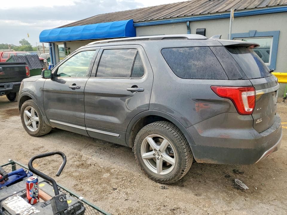 2017 FORD EXPLORER XLT 2