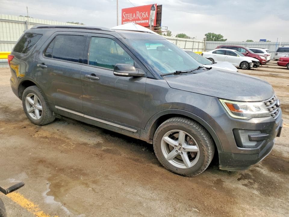 2017 FORD EXPLORER XLT 4