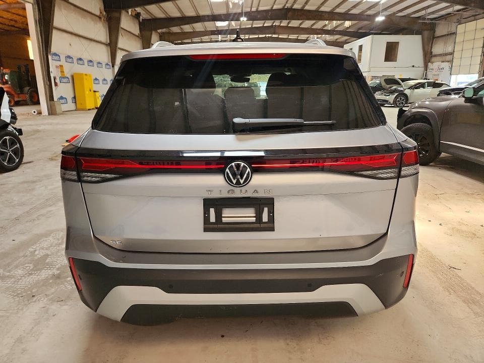 2026 VOLKSWAGEN TIGUAN SE 6
