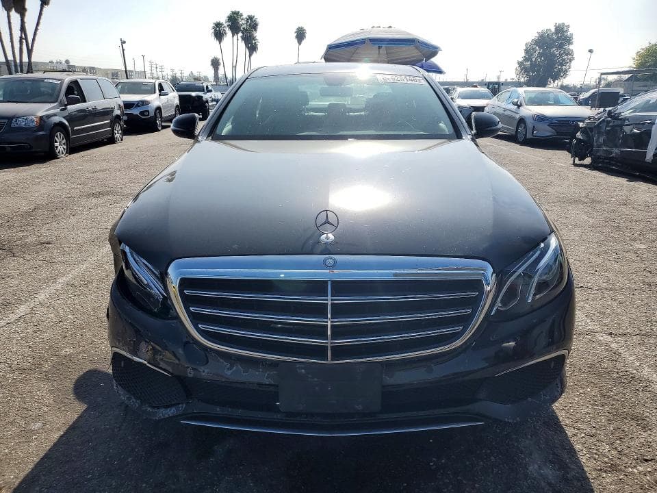 2017 MERCEDES-BENZ E 300 5