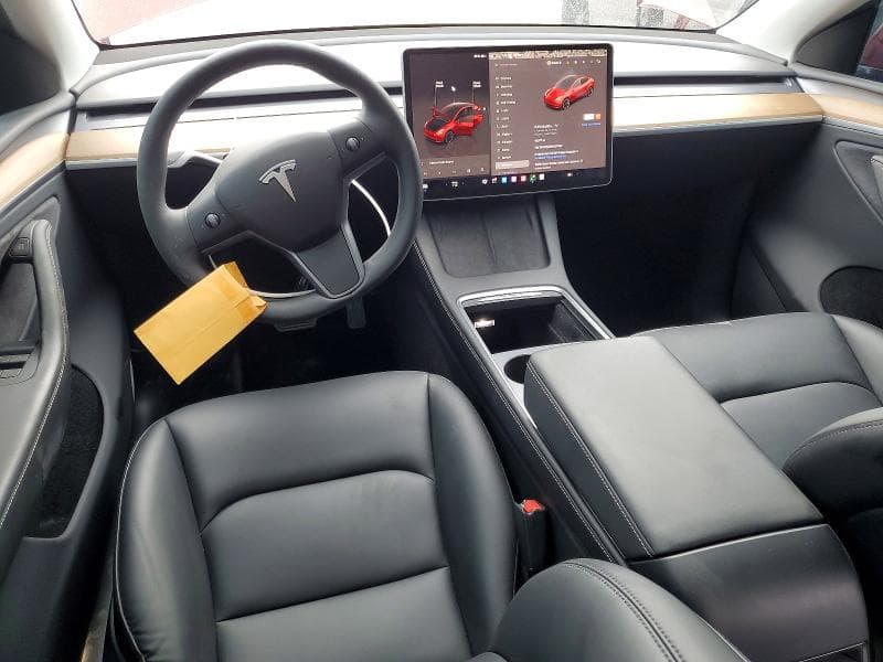 2023 TESLA MODEL Y 8
