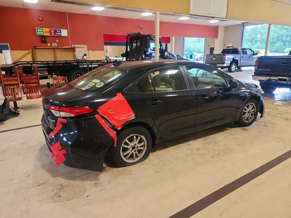 2021 TOYOTA COROLLA LE 3