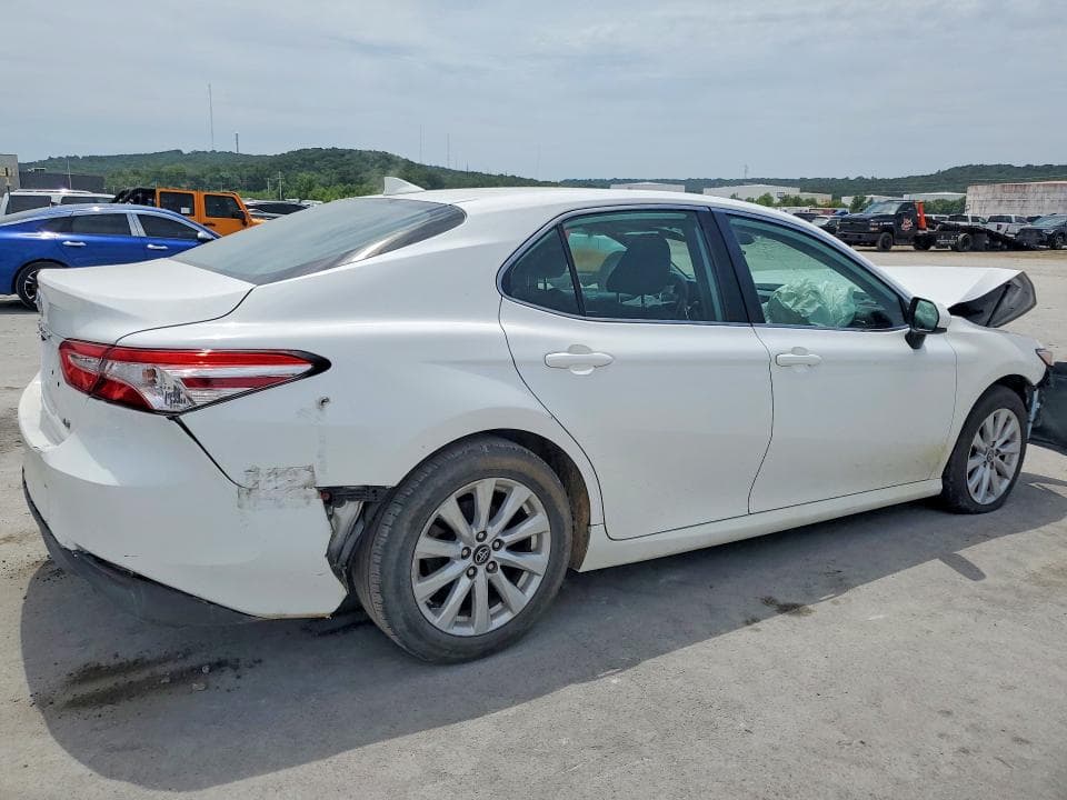 2020 TOYOTA CAMRY LE 3