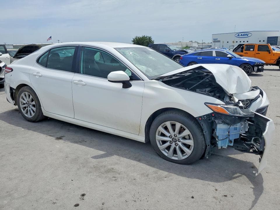 2020 TOYOTA CAMRY LE 4