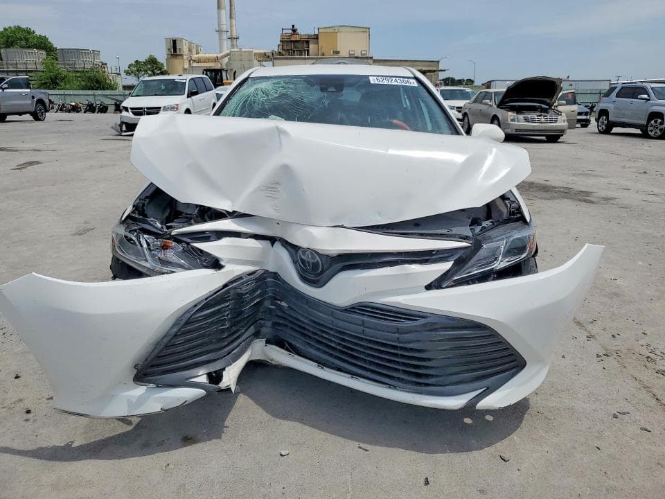2020 TOYOTA CAMRY LE 5