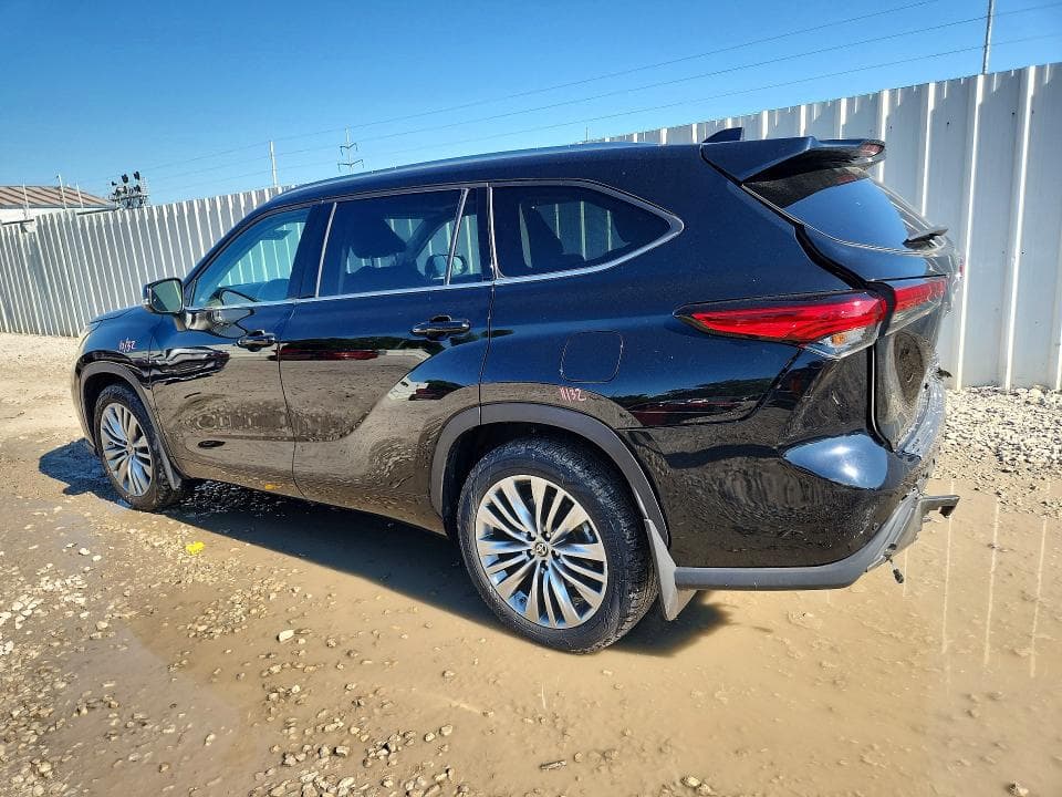 2022 TOYOTA HIGHLANDER PLATINUM 2