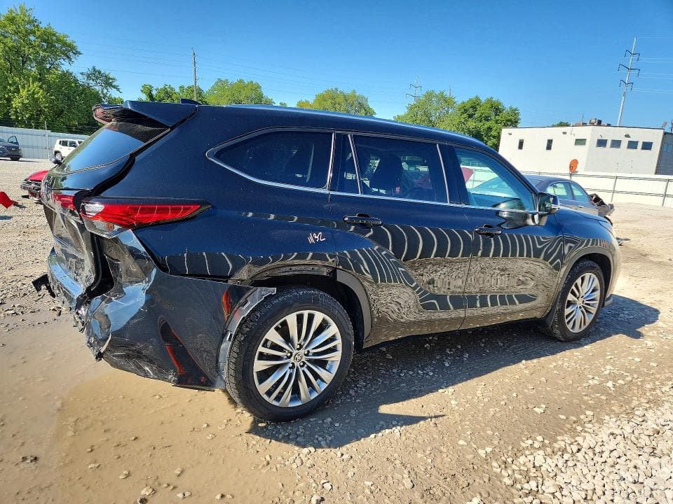 2022 TOYOTA HIGHLANDER PLATINUM 3