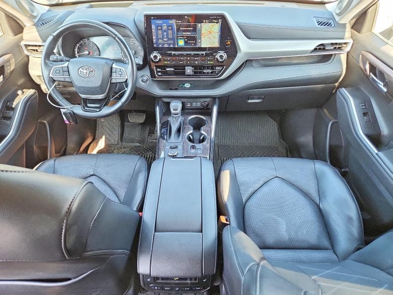 2022 TOYOTA HIGHLANDER PLATINUM 8