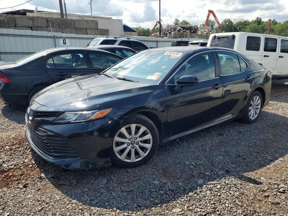 2018 TOYOTA CAMRY LE - 1