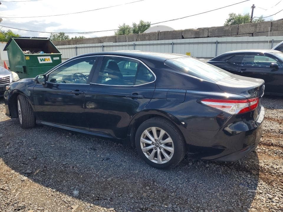 2018 TOYOTA CAMRY LE 2