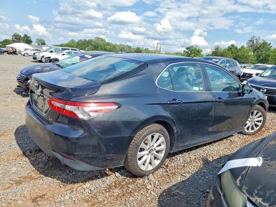 2018 TOYOTA CAMRY LE 3