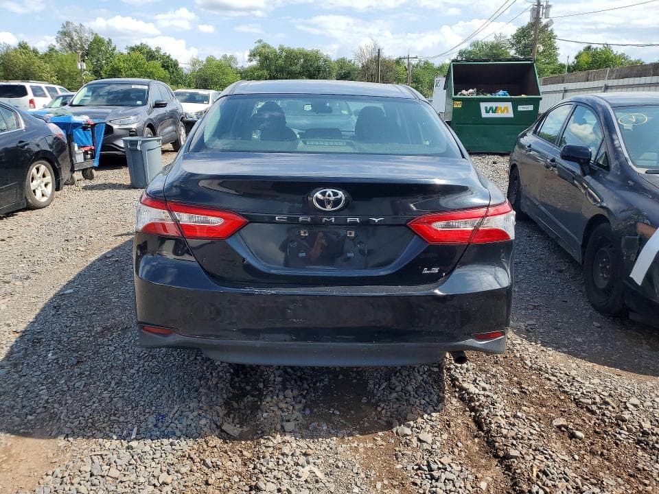 2018 TOYOTA CAMRY LE 6