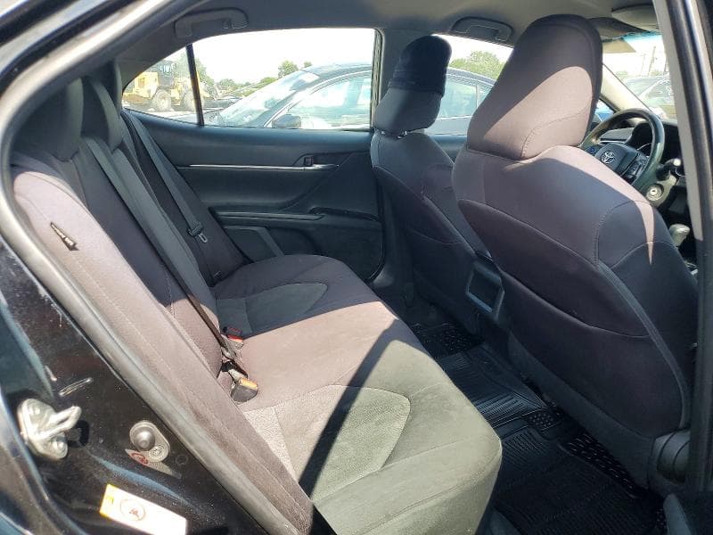 2018 TOYOTA CAMRY LE 10