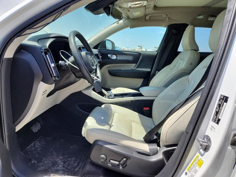 2023 VOLVO XC40 PLUS 7