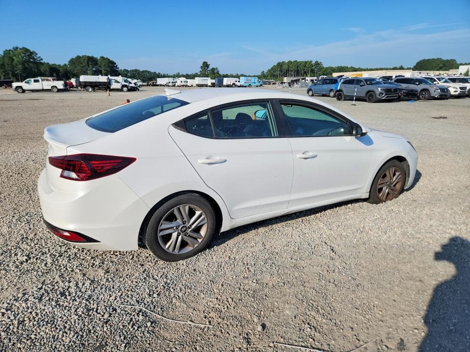 2020 HYUNDAI ELANTRA SEL 3