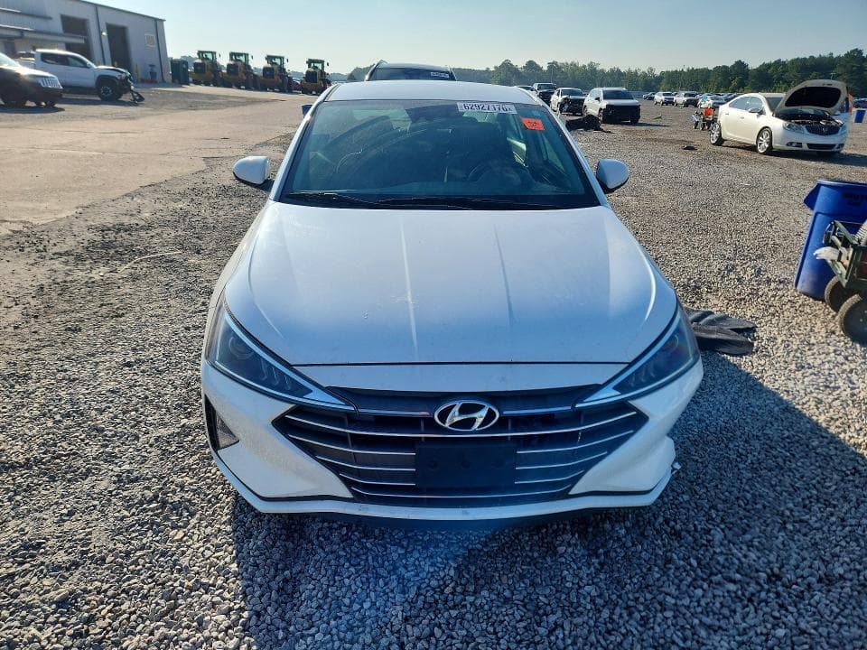 2020 HYUNDAI ELANTRA SEL 5