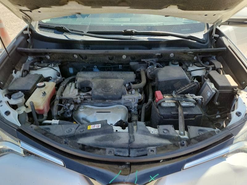 2018 TOYOTA RAV4 XLE 11