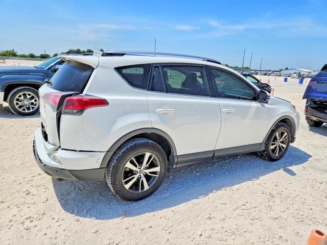 2018 TOYOTA RAV4 XLE 3
