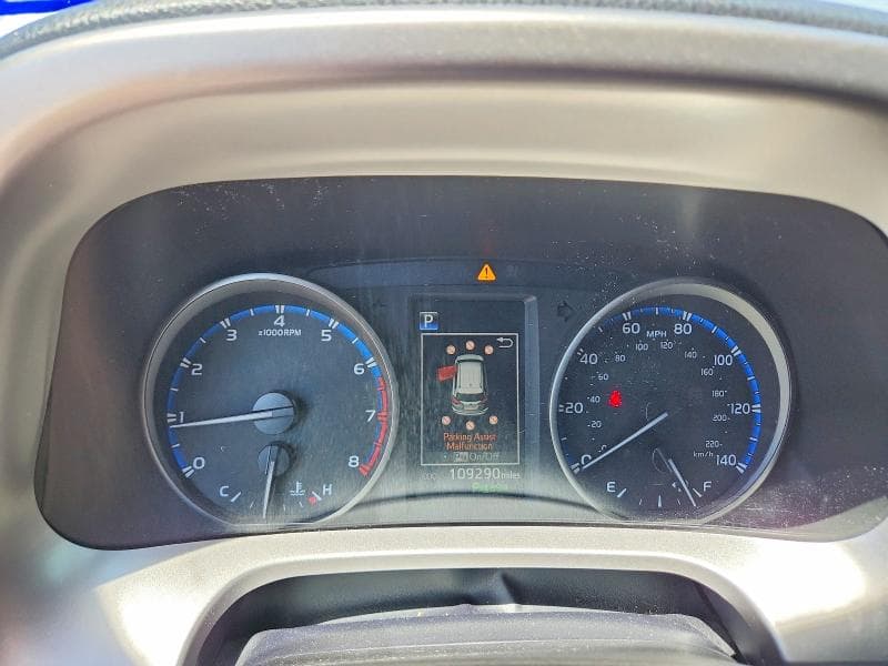 2018 TOYOTA RAV4 XLE 9