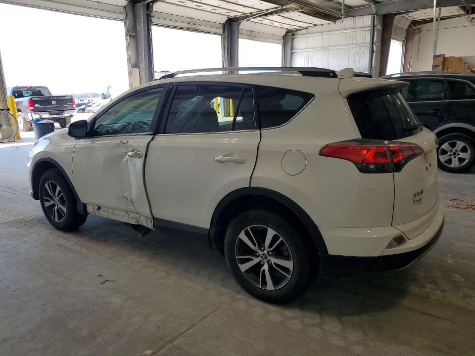 2018 TOYOTA RAV4 XLE 2