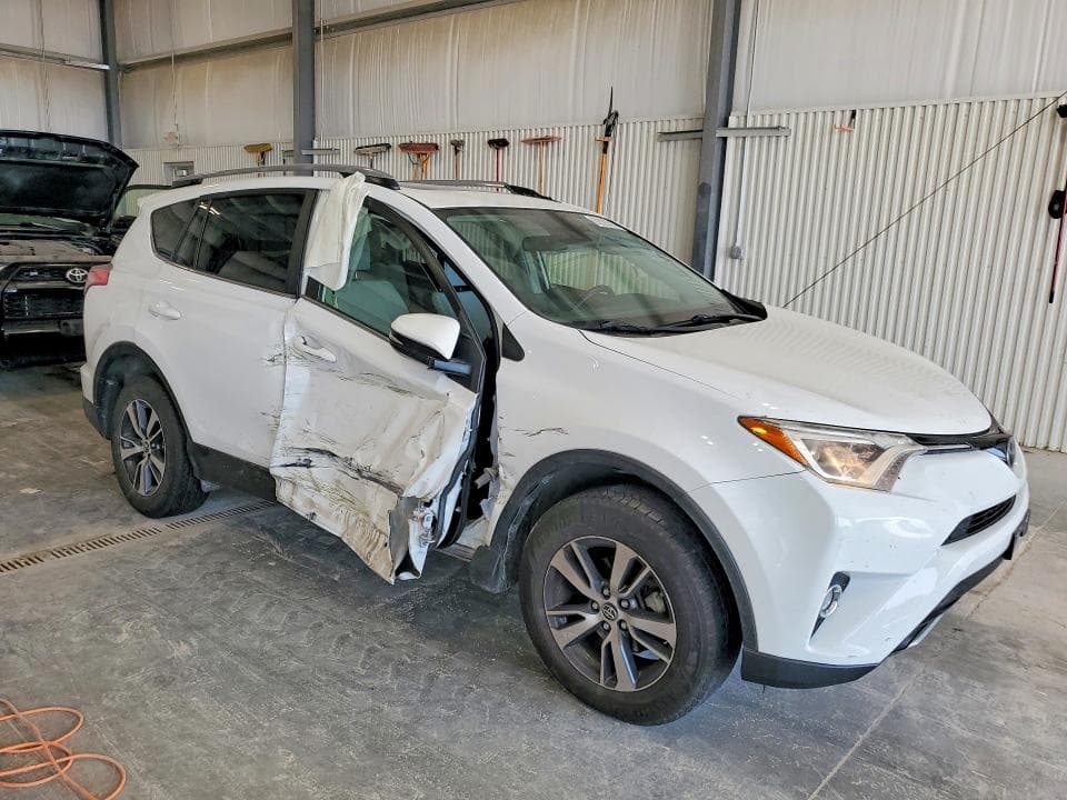 2018 TOYOTA RAV4 XLE 4