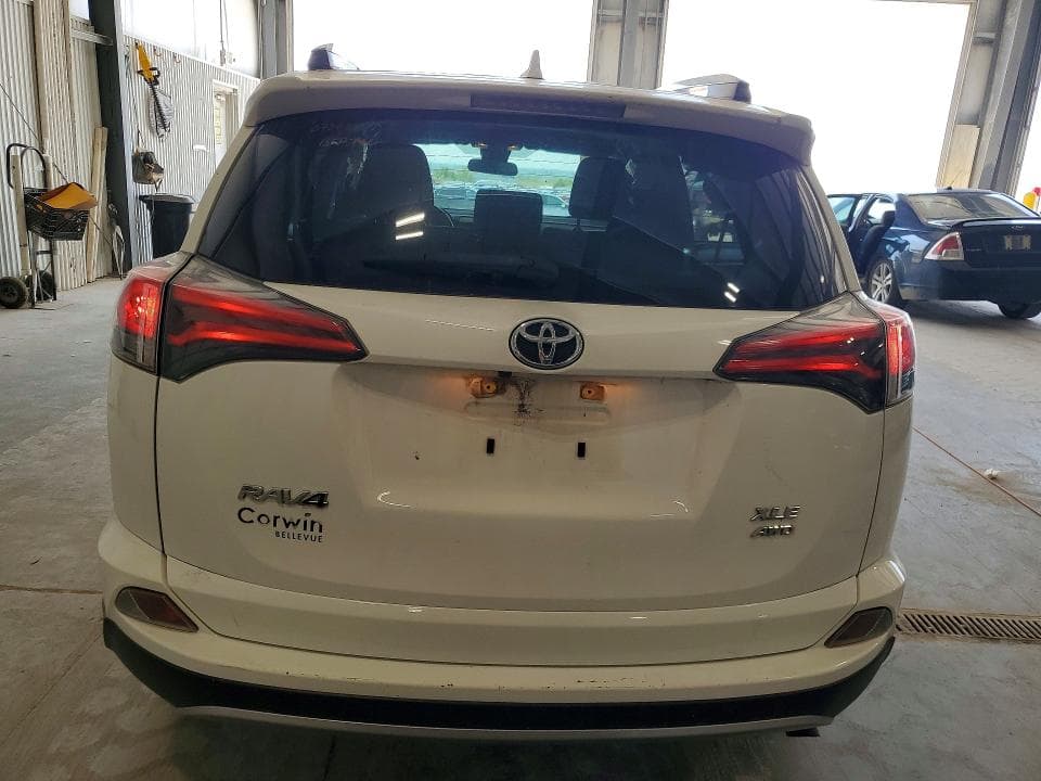 2018 TOYOTA RAV4 XLE 6