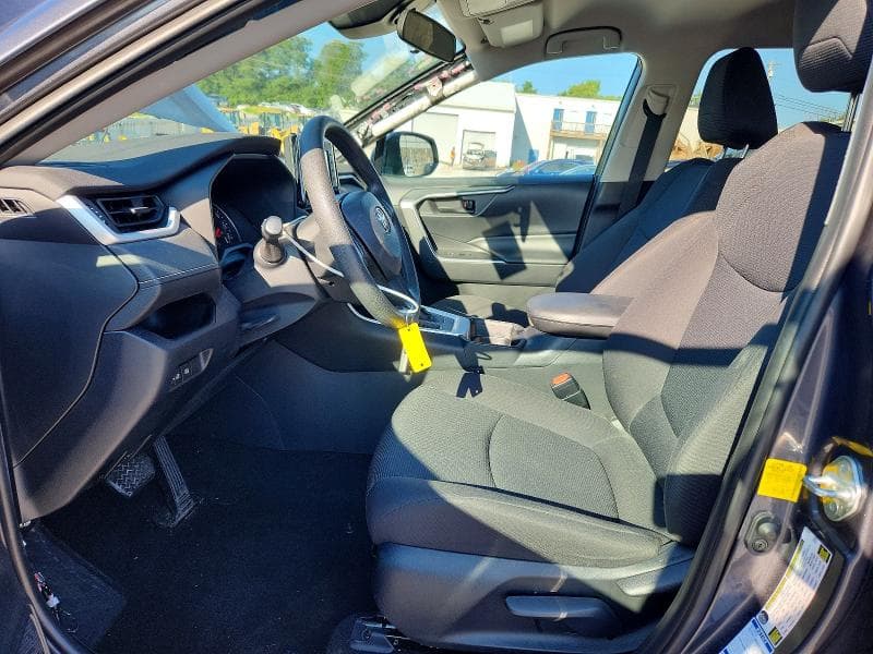 2019 TOYOTA RAV4 LE 7