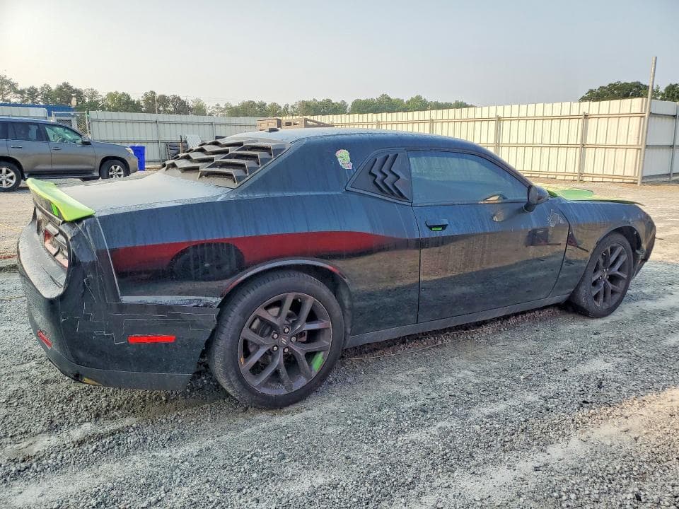 2021 DODGE CHALLENGER SXT 3