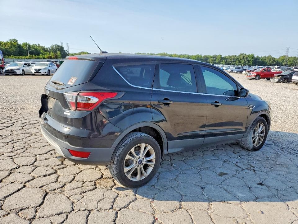 2017 FORD ESCAPE SE 3