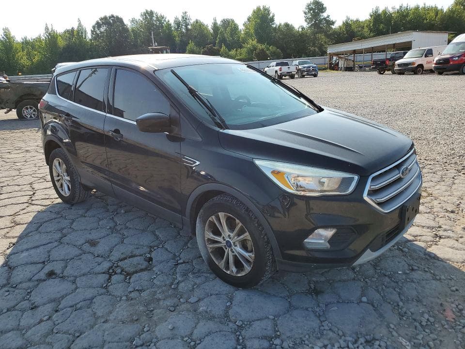 2017 FORD ESCAPE SE 4