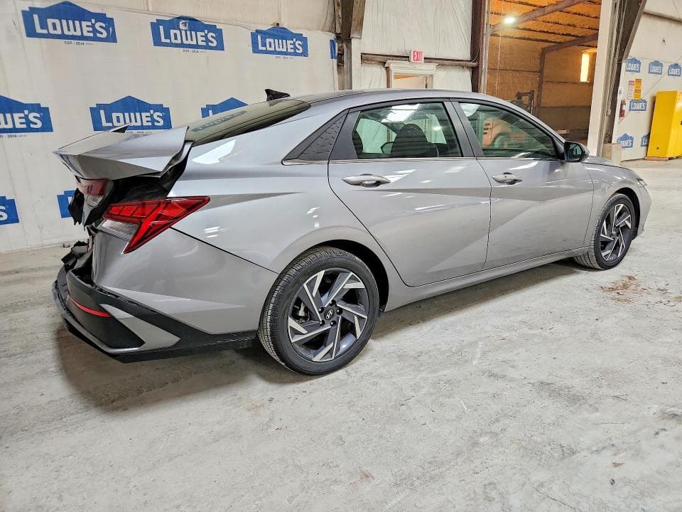 2025 HYUNDAI ELANTRA SEL 3