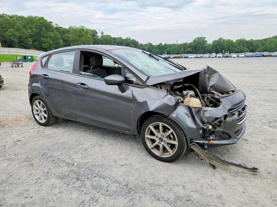 2018 FORD FIESTA SE 4